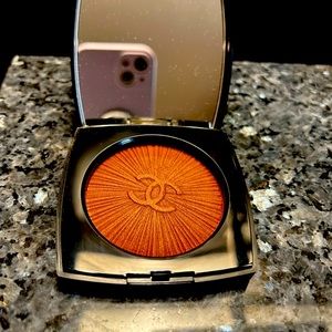 Brun Rossi illuminating blush powder. Great condition